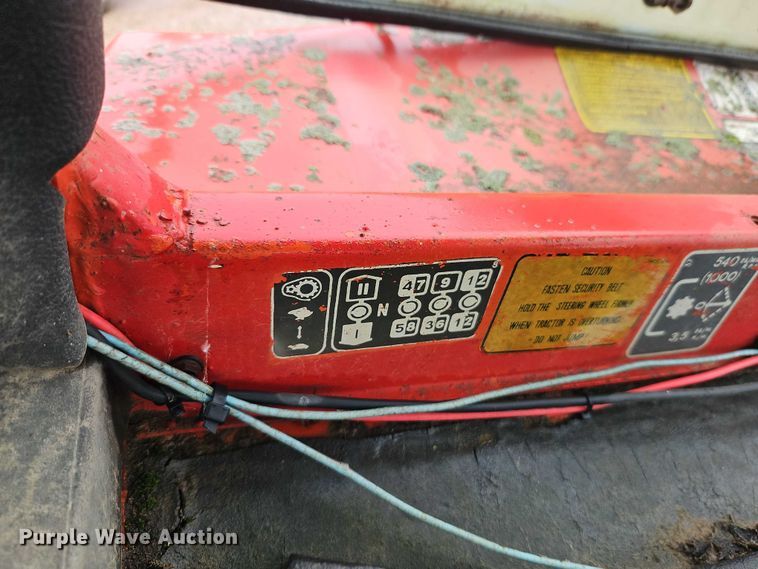 image for item EB8103 Belarus 925 MFWD tractor