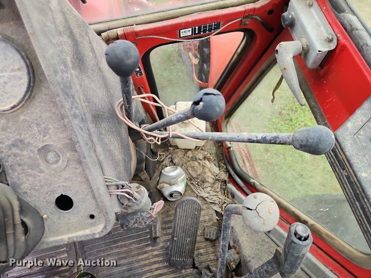 image for item EB8103 Belarus 925 MFWD tractor