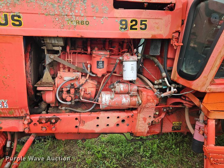 image for item EB8103 Belarus 925 MFWD tractor