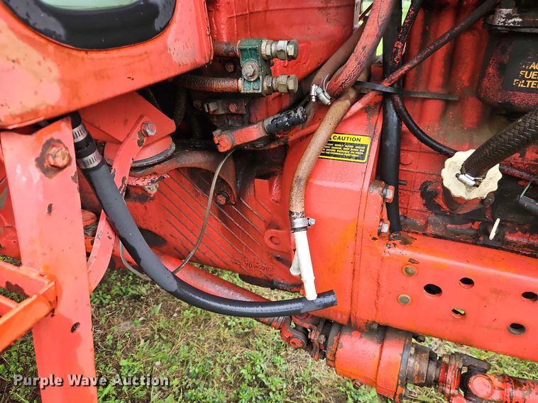 image for item EB8103 Belarus 925 MFWD tractor