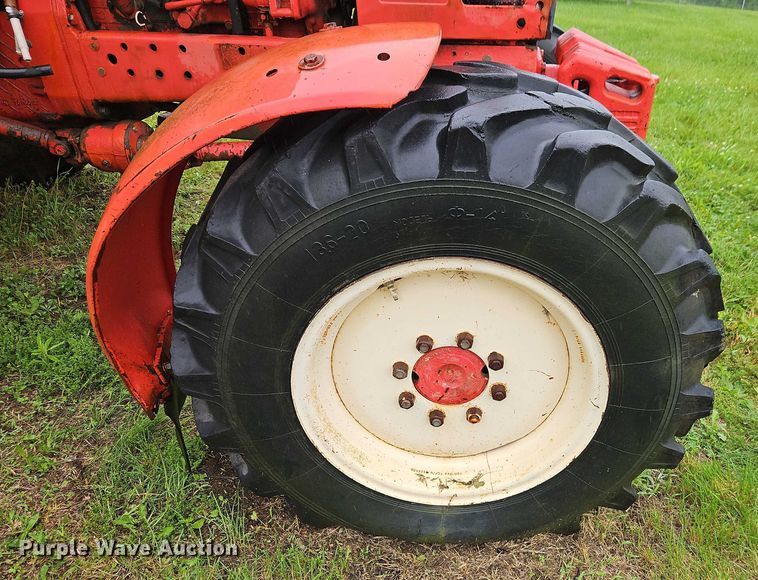 image for item EB8103 Belarus 925 MFWD tractor