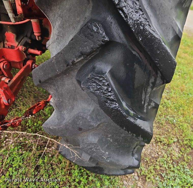 image for item EB8103 Belarus 925 MFWD tractor