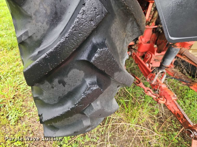 image for item EB8103 Belarus 925 MFWD tractor