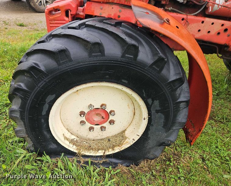 image for item EB8103 Belarus 925 MFWD tractor