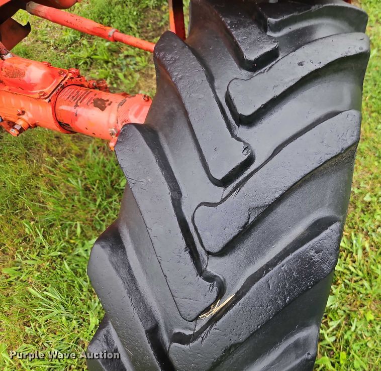 image for item EB8103 Belarus 925 MFWD tractor