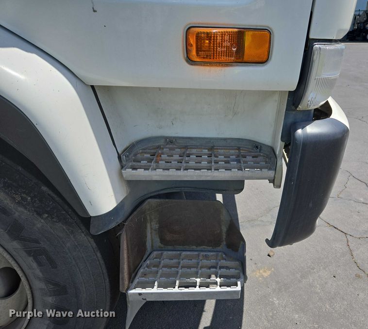 image for item EC1034 2010 Elgin 3300 street sweeper truck