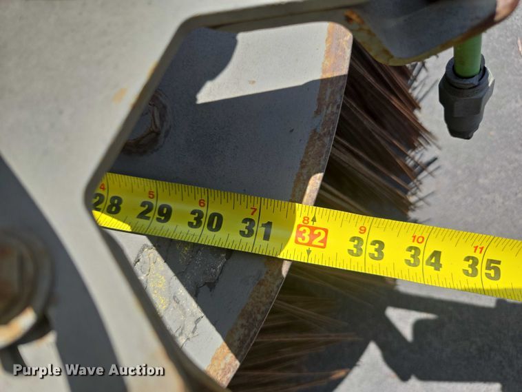 image for item EC1034 2010 Elgin 3300 street sweeper truck