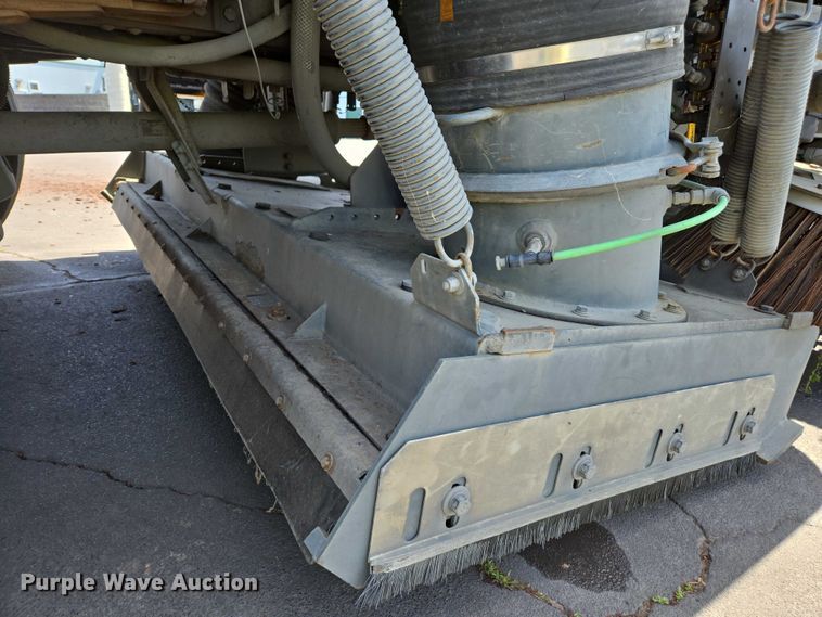 image for item EC1034 2010 Elgin 3300 street sweeper truck