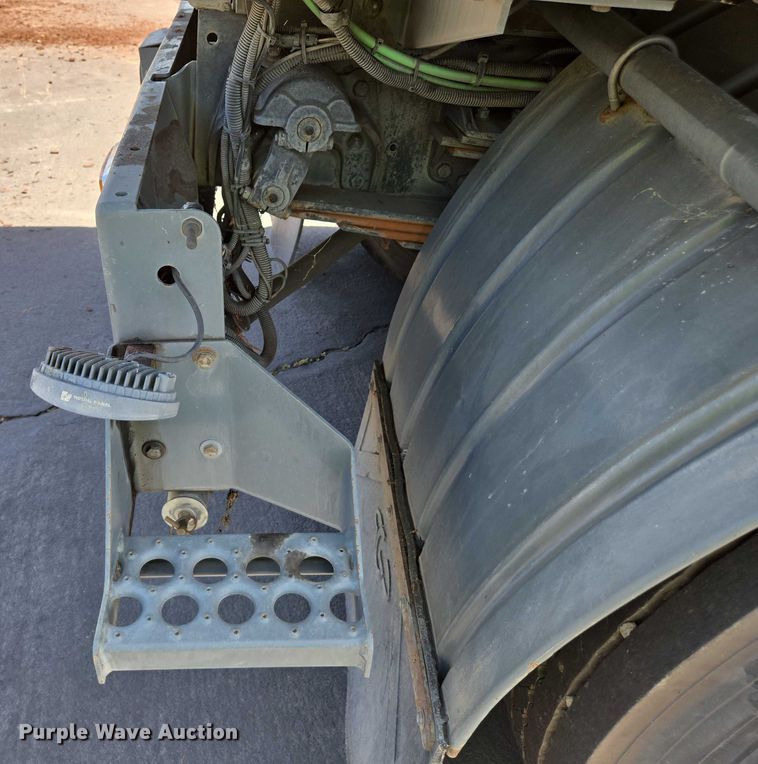 image for item EC1034 2010 Elgin 3300 street sweeper truck