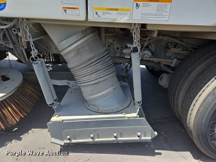 image for item EC1034 2010 Elgin 3300 street sweeper truck