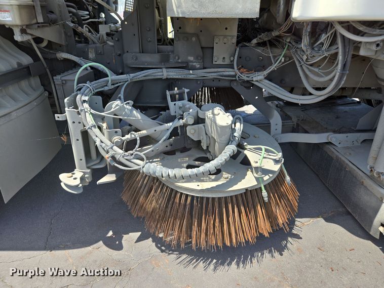 image for item EC1034 2010 Elgin 3300 street sweeper truck