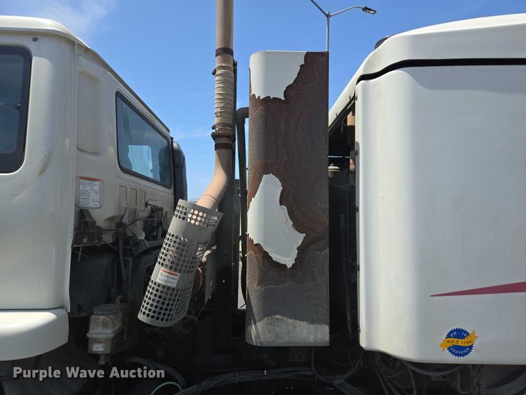 image for item EC1034 2010 Elgin 3300 street sweeper truck