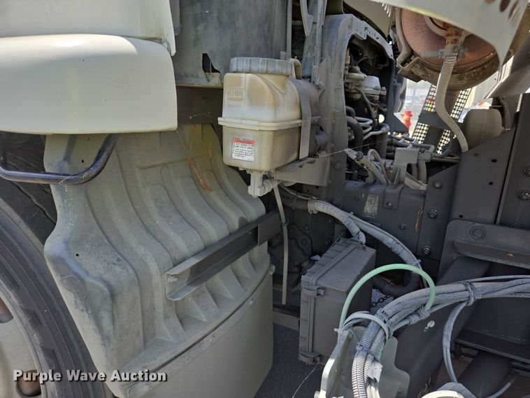 image for item EC1034 2010 Elgin 3300 street sweeper truck