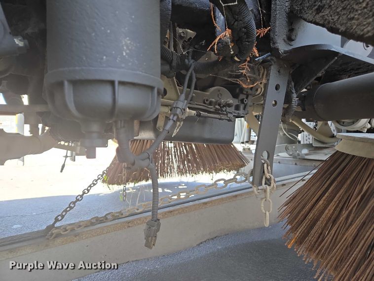 image for item EC1034 2010 Elgin 3300 street sweeper truck