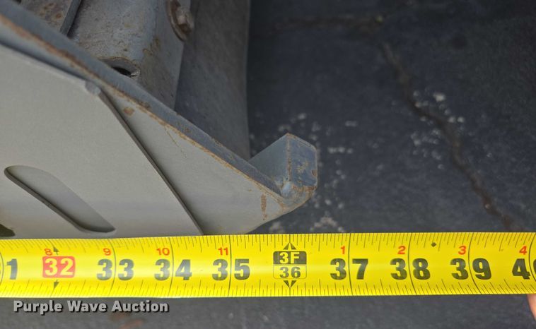 image for item EC1034 2010 Elgin 3300 street sweeper truck