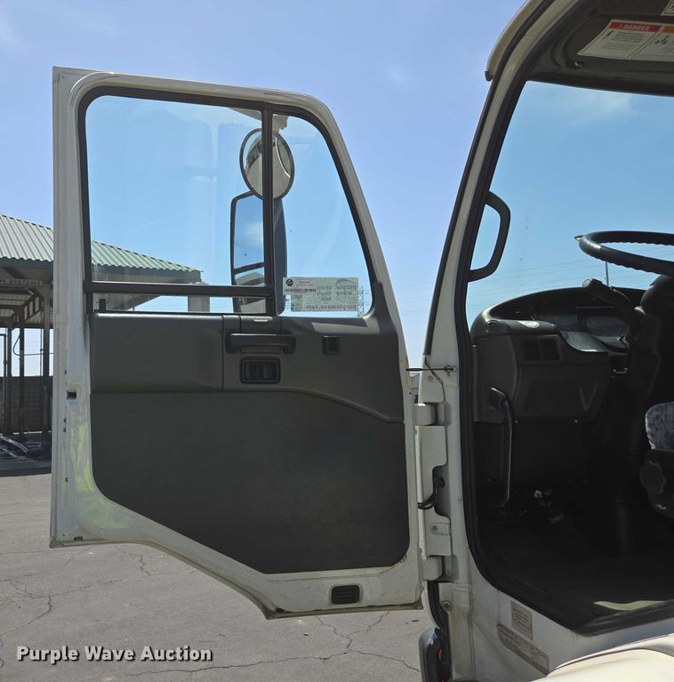 image for item EC1034 2010 Elgin 3300 street sweeper truck