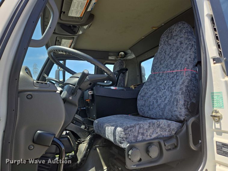 image for item EC1034 2010 Elgin 3300 street sweeper truck