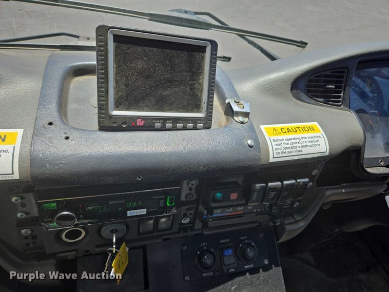 image for item EC1034 2010 Elgin 3300 street sweeper truck