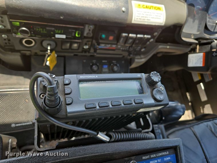 image for item EC1034 2010 Elgin 3300 street sweeper truck