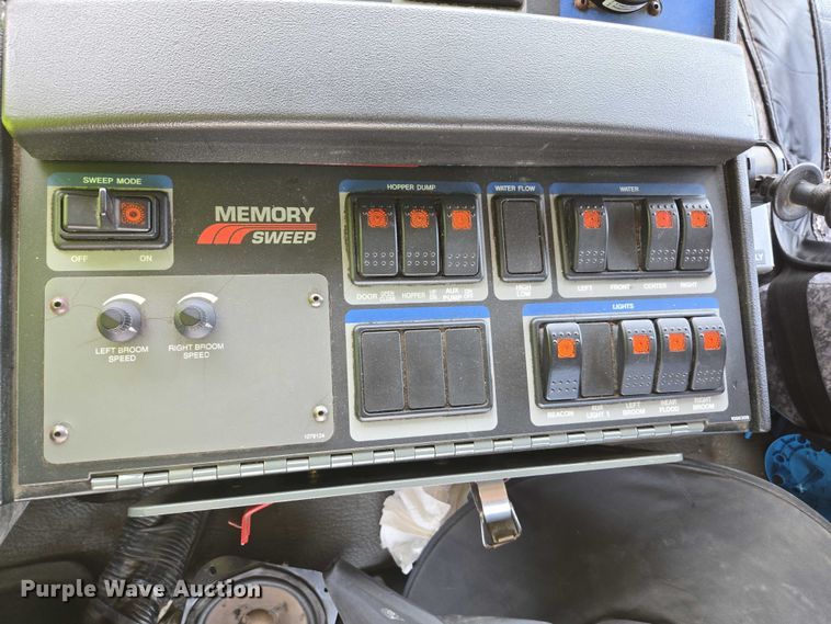 image for item EC1034 2010 Elgin 3300 street sweeper truck