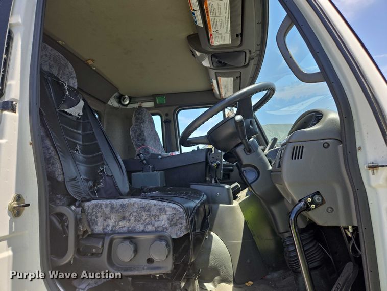 image for item EC1034 2010 Elgin 3300 street sweeper truck