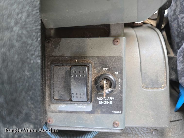 image for item EC1034 2010 Elgin 3300 street sweeper truck