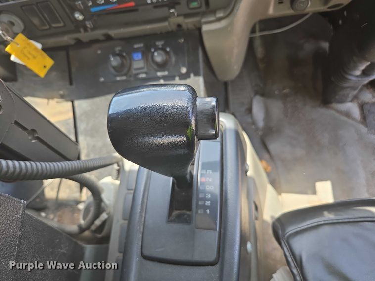 image for item EC1034 2010 Elgin 3300 street sweeper truck