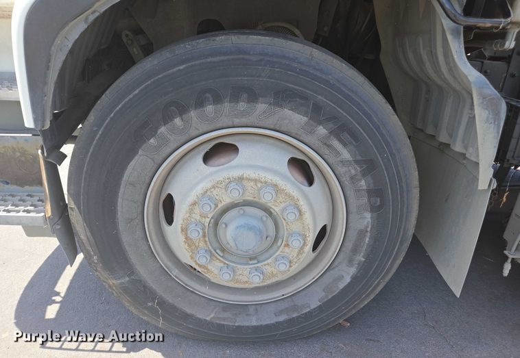 image for item EC1034 2010 Elgin 3300 street sweeper truck