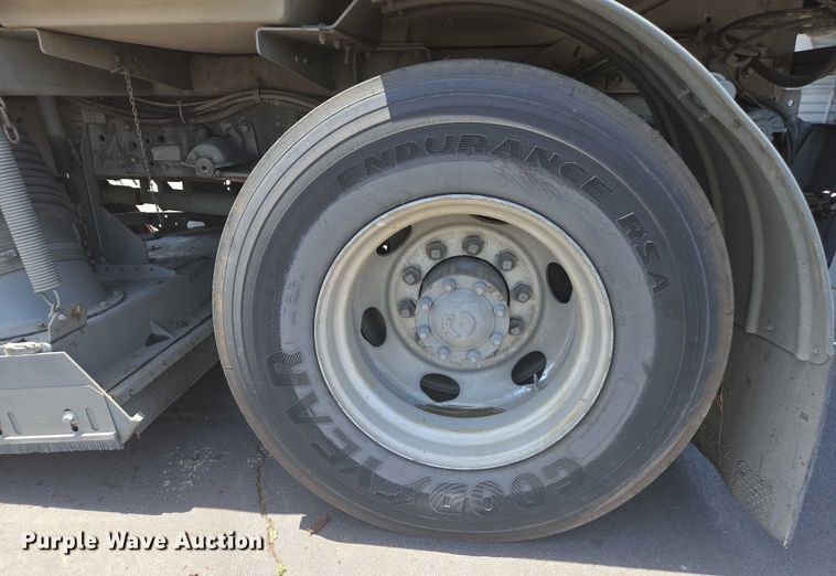 image for item EC1034 2010 Elgin 3300 street sweeper truck