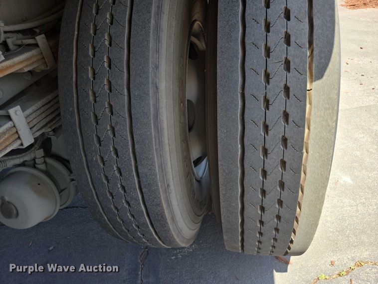 image for item EC1034 2010 Elgin 3300 street sweeper truck