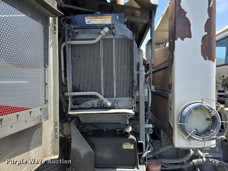 image for item EC1034 2010 Elgin 3300 street sweeper truck