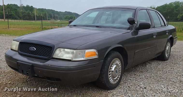 image for item ED1989 2002 Ford Crown Victoria Police Interceptor 
