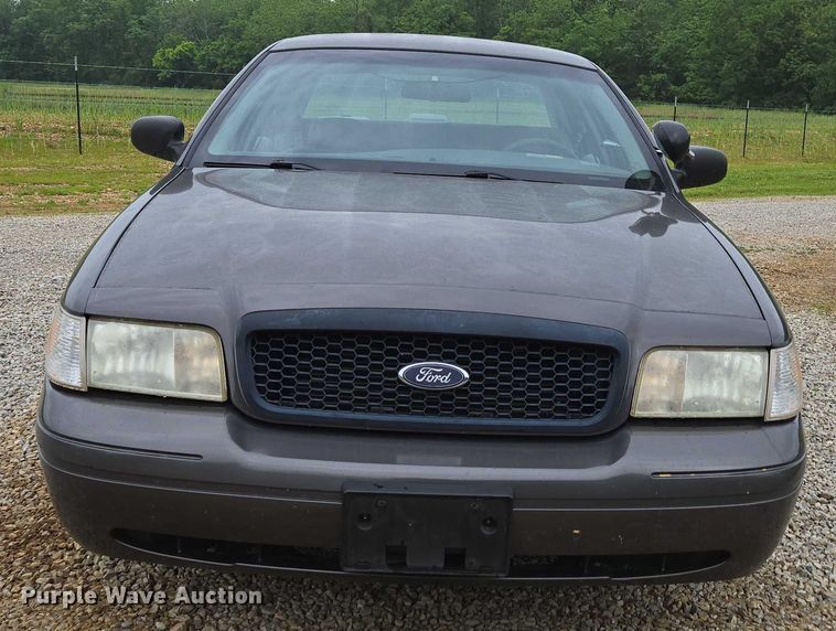 image for item ED1989 2002 Ford Crown Victoria Police Interceptor 