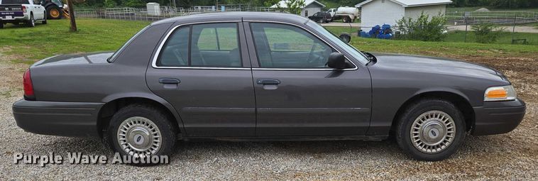 image for item ED1989 2002 Ford Crown Victoria Police Interceptor 