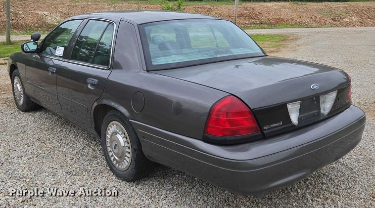 image for item ED1989 2002 Ford Crown Victoria Police Interceptor 