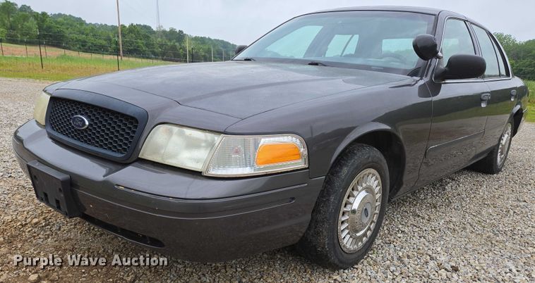 image for item ED1989 2002 Ford Crown Victoria Police Interceptor 