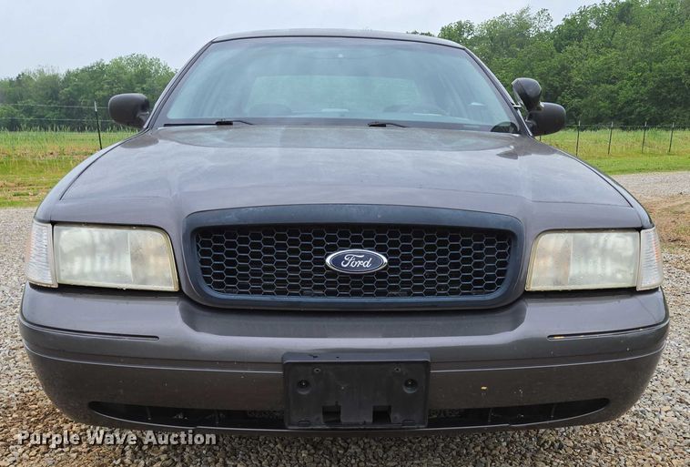 image for item ED1989 2002 Ford Crown Victoria Police Interceptor 