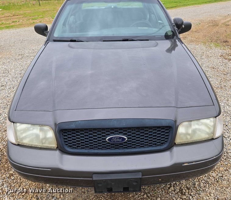 image for item ED1989 2002 Ford Crown Victoria Police Interceptor 