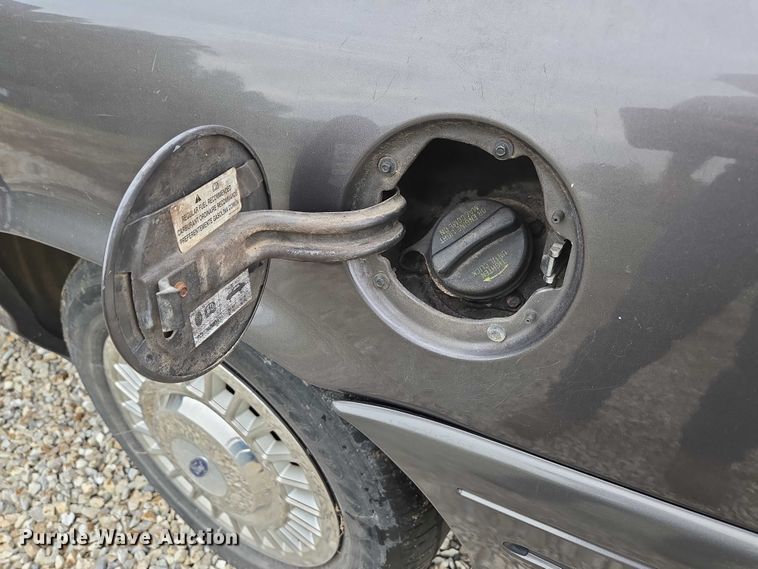 image for item ED1989 2002 Ford Crown Victoria Police Interceptor 