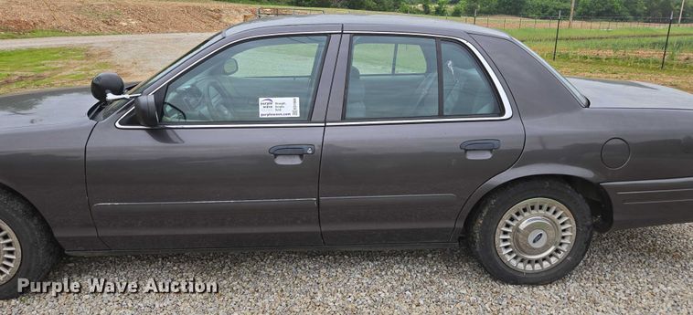 image for item ED1989 2002 Ford Crown Victoria Police Interceptor 