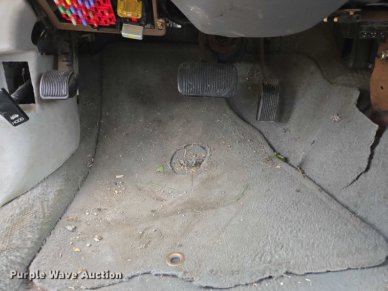 image for item ED1989 2002 Ford Crown Victoria Police Interceptor 