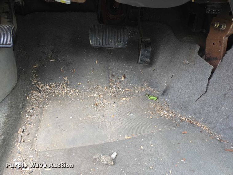 image for item ED1989 2002 Ford Crown Victoria Police Interceptor 