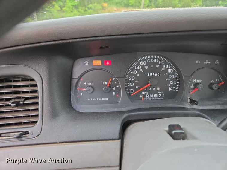 image for item ED1989 2002 Ford Crown Victoria Police Interceptor 