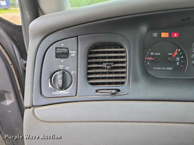 image for item ED1989 2002 Ford Crown Victoria Police Interceptor 