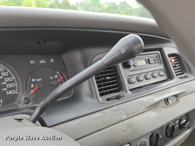 image for item ED1989 2002 Ford Crown Victoria Police Interceptor 