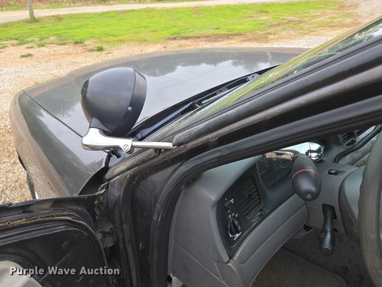 image for item ED1989 2002 Ford Crown Victoria Police Interceptor 