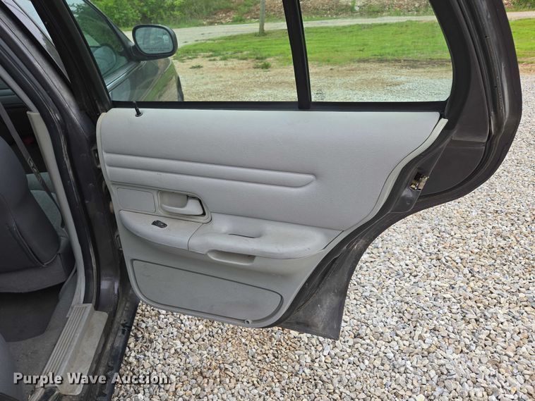 image for item ED1989 2002 Ford Crown Victoria Police Interceptor 