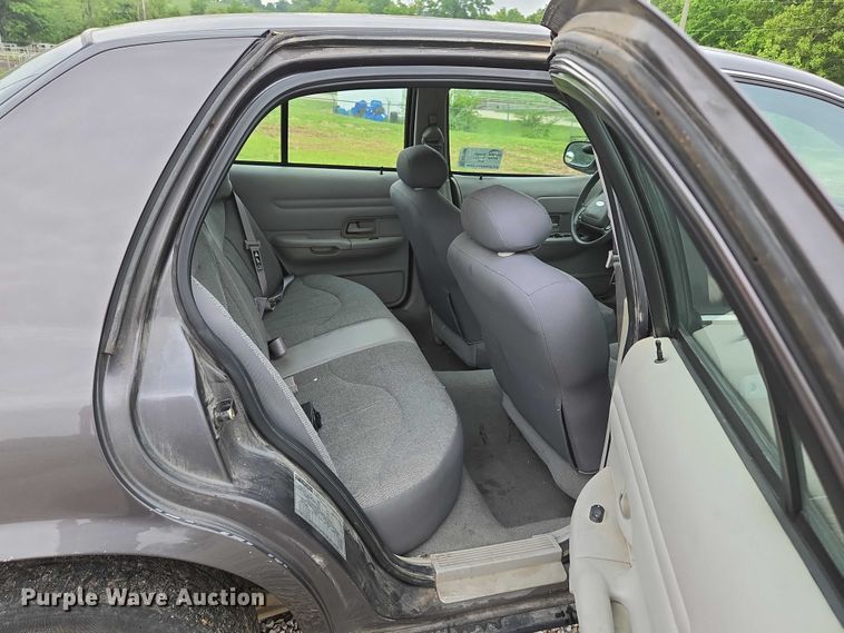 image for item ED1989 2002 Ford Crown Victoria Police Interceptor 