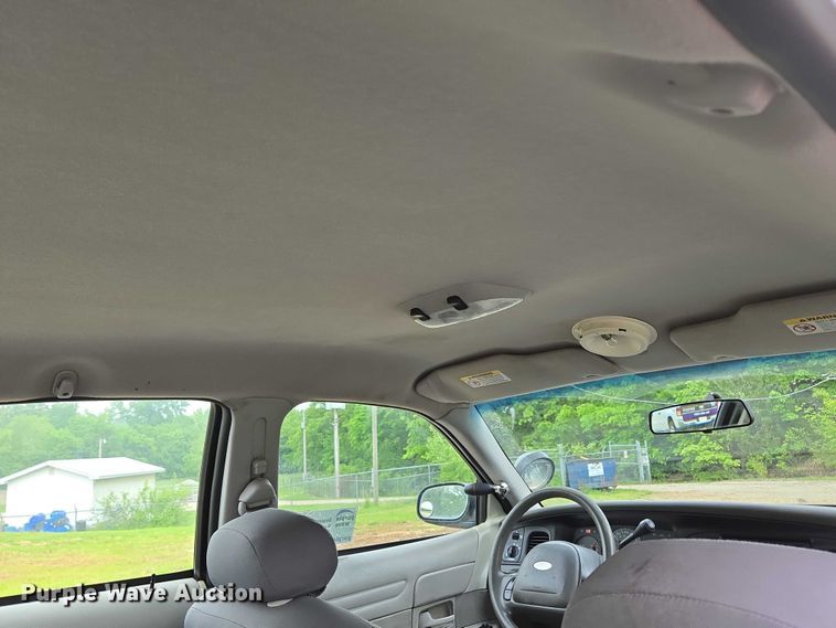 image for item ED1989 2002 Ford Crown Victoria Police Interceptor 