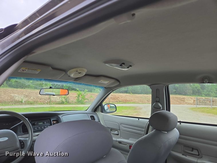 image for item ED1989 2002 Ford Crown Victoria Police Interceptor 